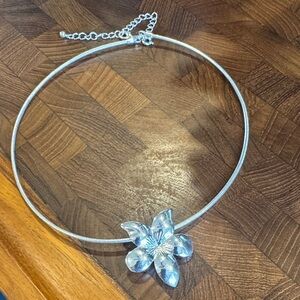 Avon Silver Floral Pendant Necklace